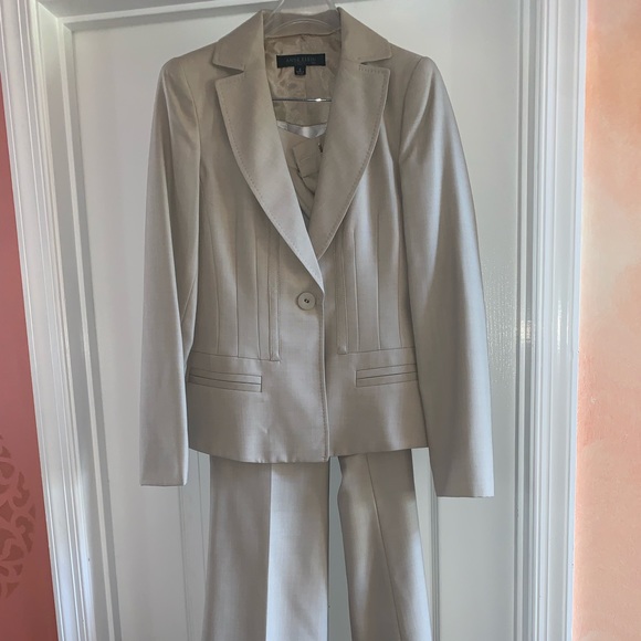 Anne Klein Pants - Beautiful suit